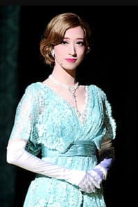 伶美うらら