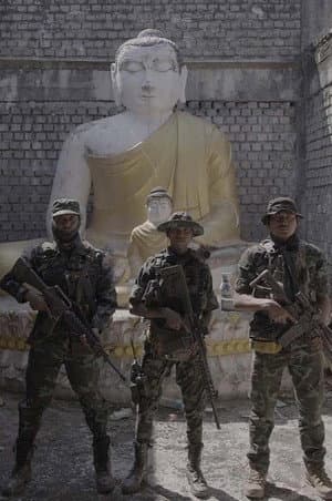 Birmanie : l'armée des ombres